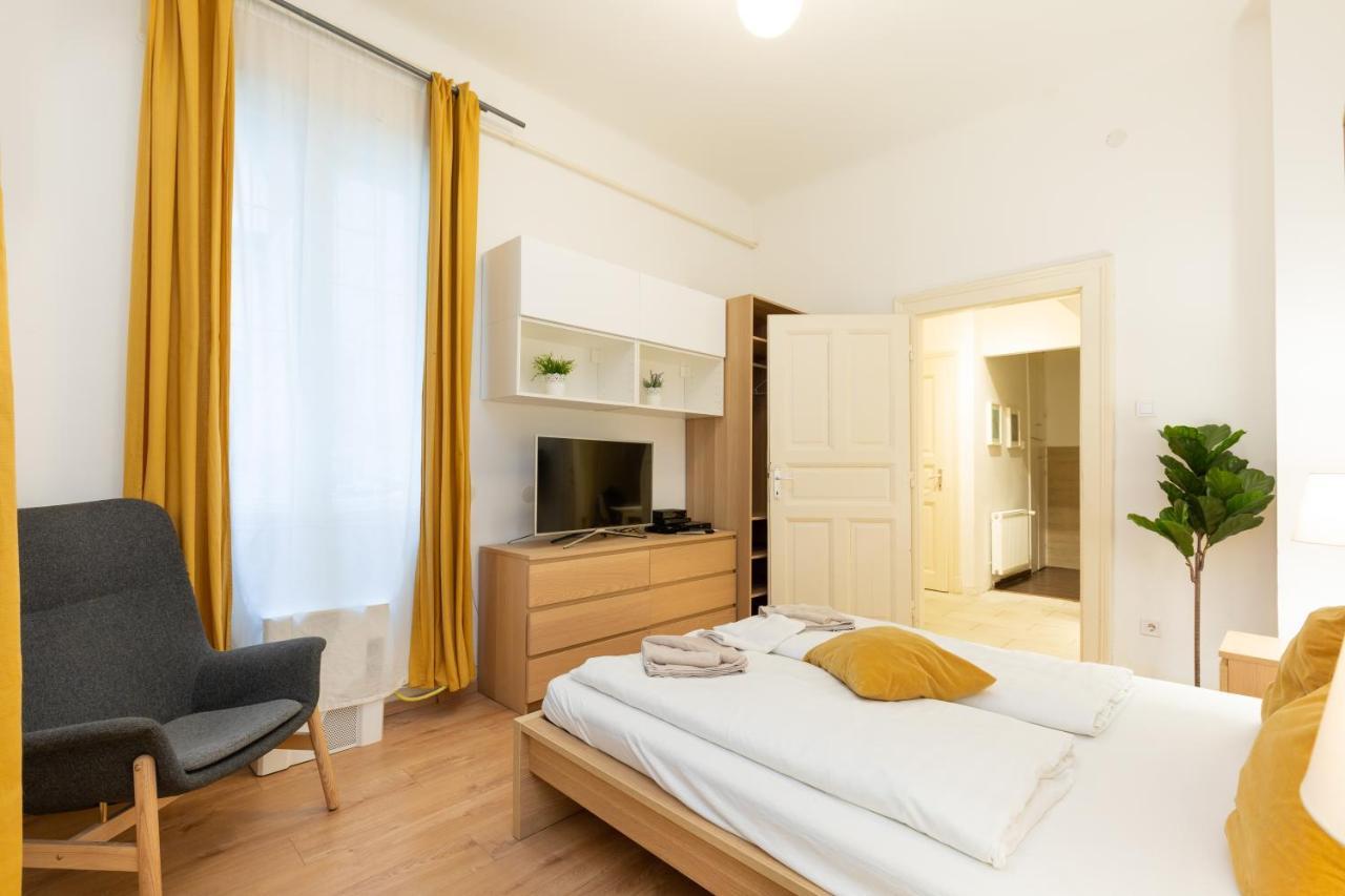 A4-6 Aulich Apartment — Photos 2