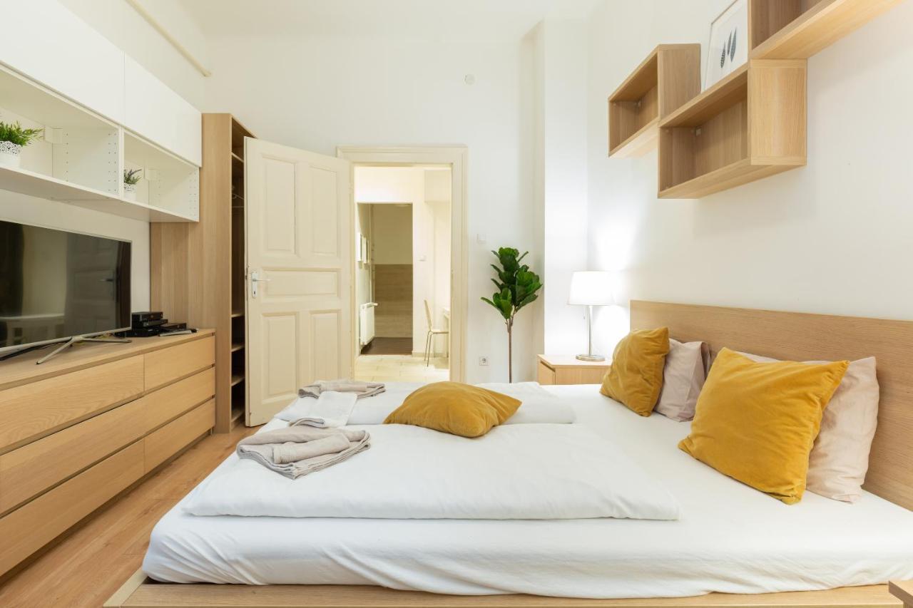 A4-6 Aulich Apartment, Budapest